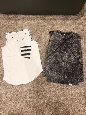 Posh Kiddos size 3 tank tops